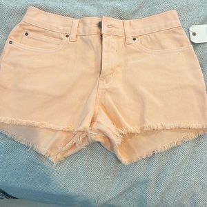 Billabong shorts in peach size 25 never worn